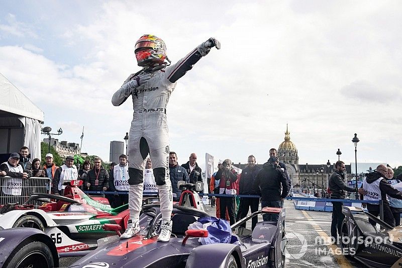 Ganador de la carrera Robin Frijns,  Envision Virgin Racing, Audi e-tron FE05