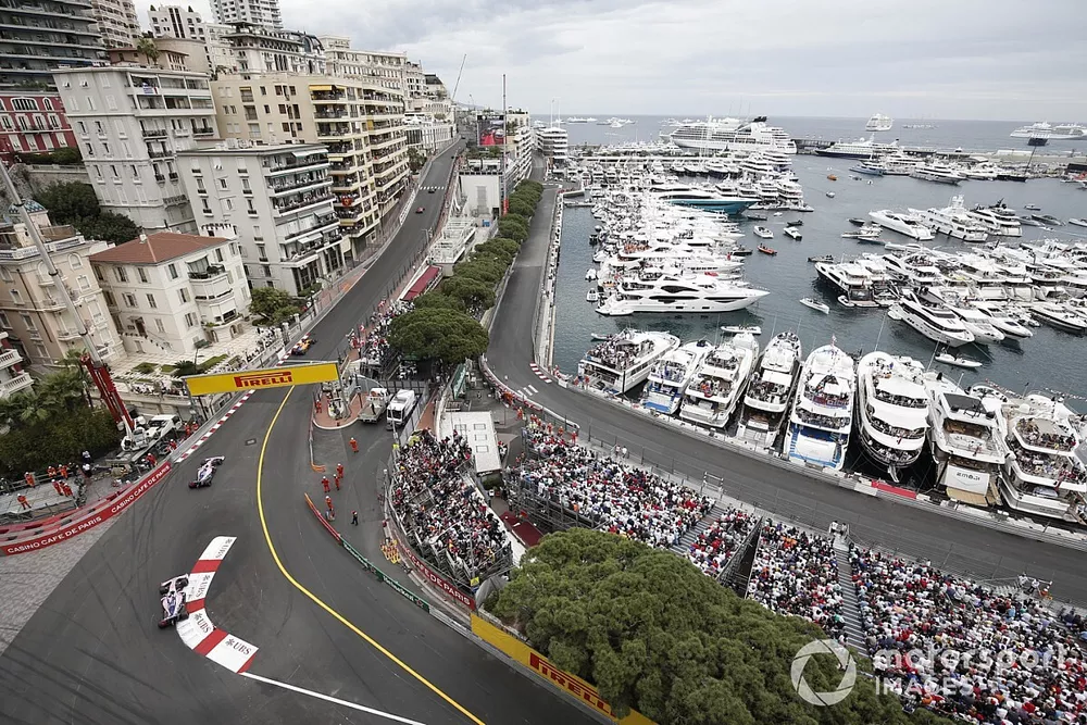Lance Stroll, Racing Point RP19, voor Sergio Perez, Racing Point RP19