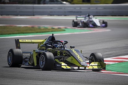 Wohlwend corta la racha de poles de Chadwick