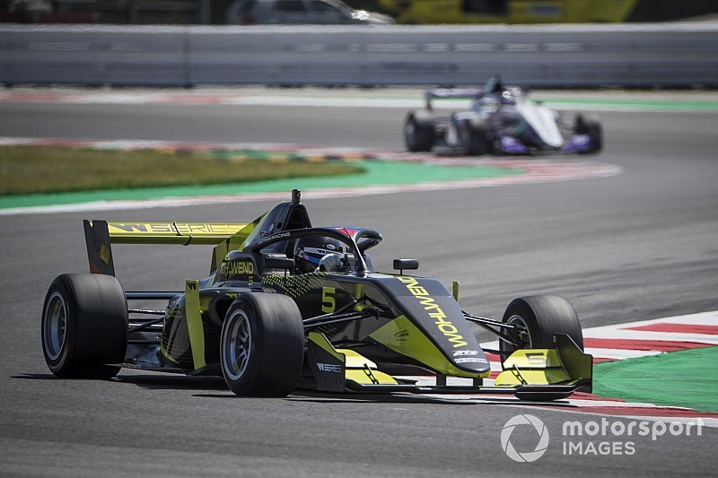 Wohlwend corta la racha de poles de Chadwick
