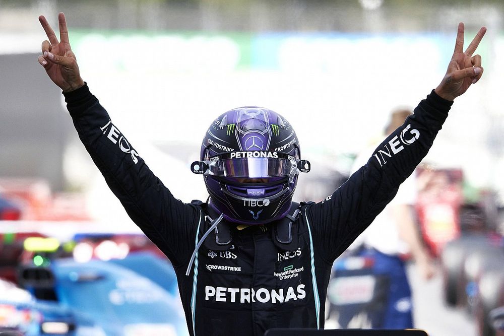 Lewis Hamilton, Mercedes, 1e positie, in Parc Ferme