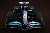 F1: Hamilton ainda não testa carro de 2022 no simulador por mudanças em seu desenvolvimento