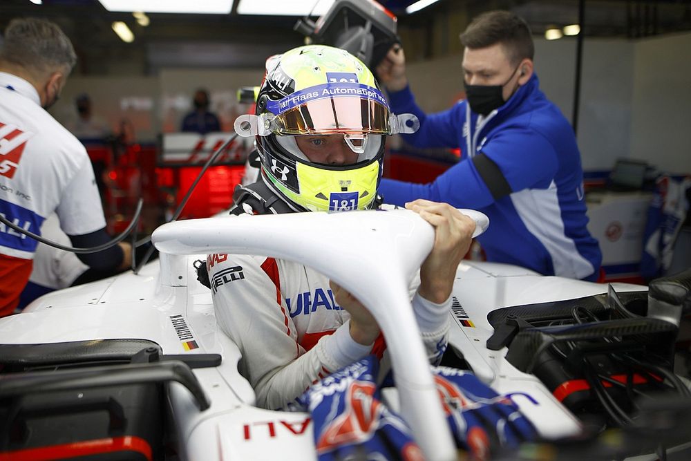 Steiner a appris le problème de baquet par la mère de Schumacher