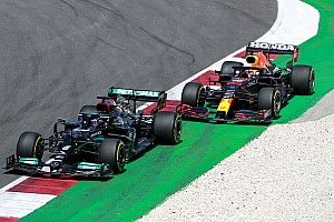 Verstappen duidt eigen rijstijl: "Ik race hard, maar niet agressief"