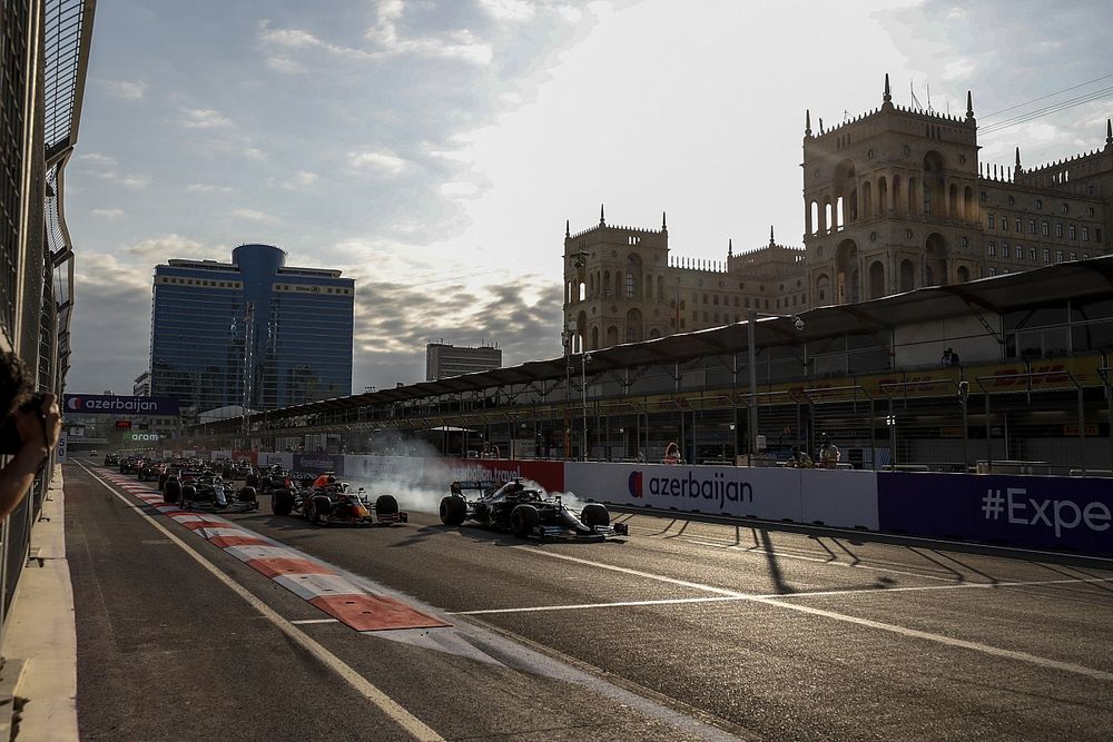 Mercedes: "Hamilton'a işini kolaylaştıracak bir araç vermeliyiz"