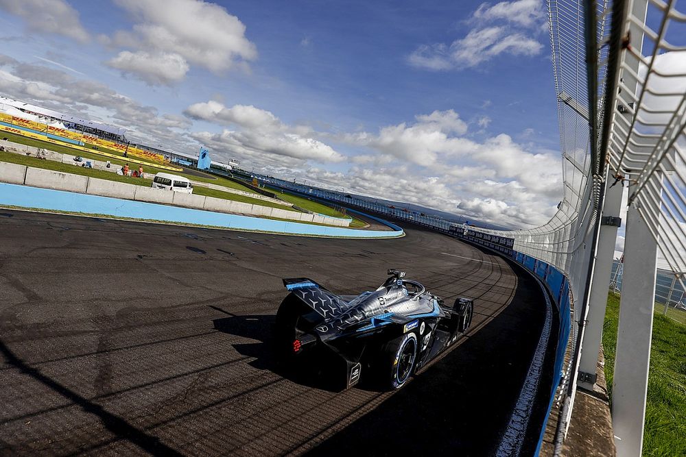 Puebla E-Prix: De Vries tops practice from Vergne