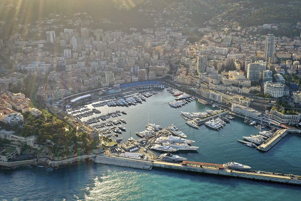 Waarom zijn er in Monaco geen vrije trainingen op vrijdag?