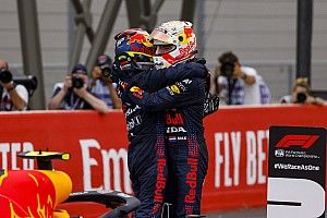Лучший напарник Ферстаппена в Red Bull: Перес хуже Элбона
