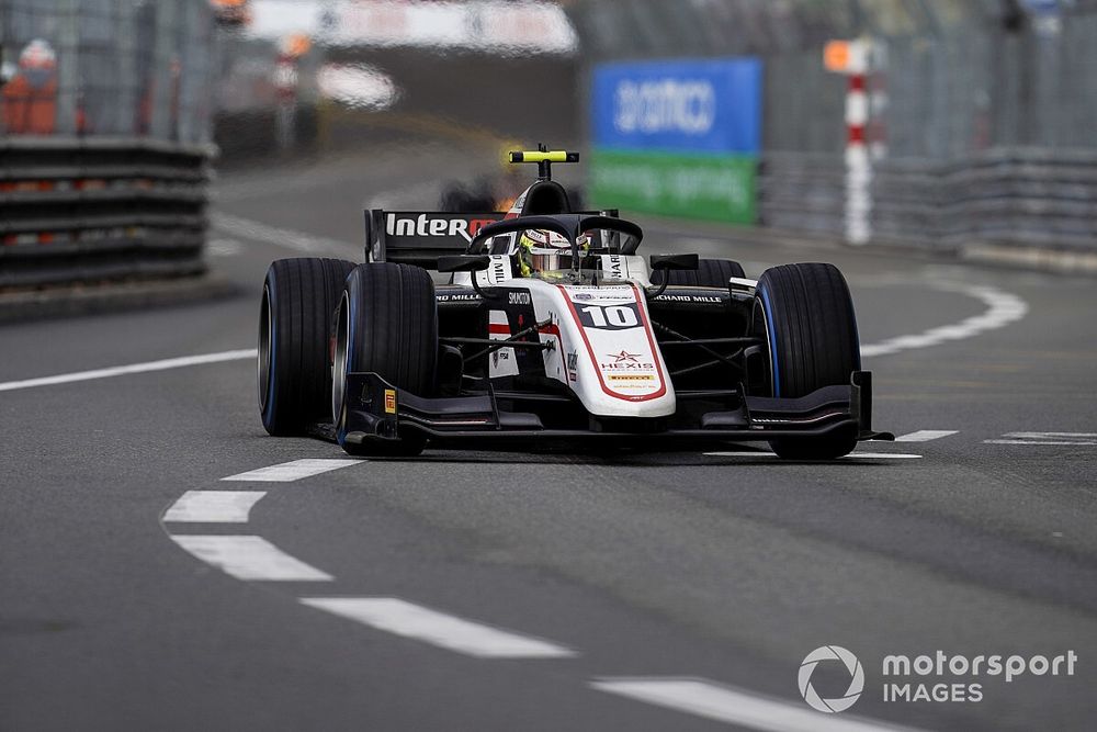 Pourchaire jongste racewinnaar in Formule 2 met zege in Monaco