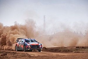 رالي كينيا: نوفيل في الصدارة مع نهاية يوم أوّل شهد العديد من الانسحابات