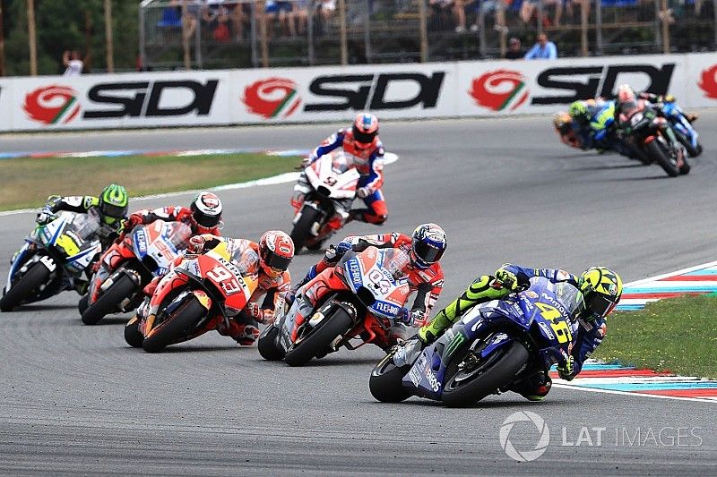 Rossi: "Es una pena que yo esté en tan buena forma y la moto, no"
