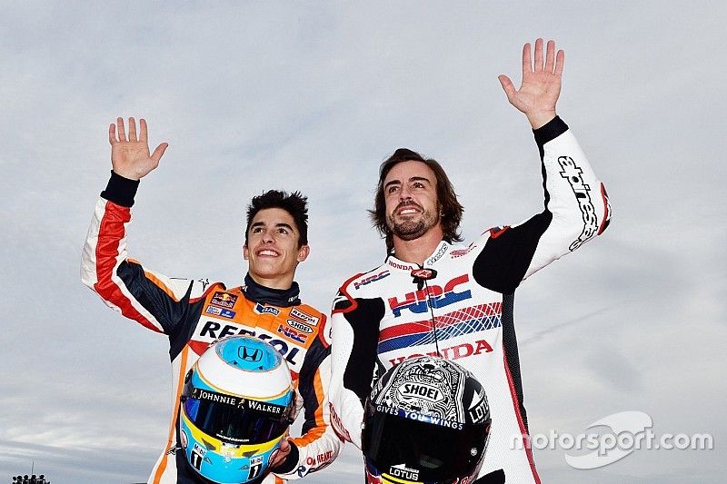 Vídeo: Márquez se prepara para el test de Qatar con un kart de Fernando Alonso