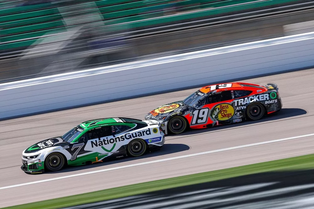 Daniel Su&aacute;rez, Spire Motorsports, Chase Briscoe, Joe Gibbs Racing