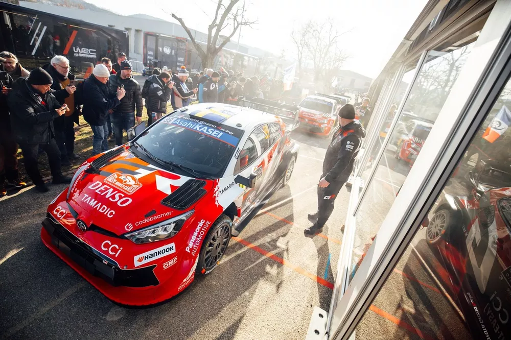 Oliver Solberg, Elliott Edmondson, Toyota Gazoo Racing WRT Toyota GR Yaris Rally1