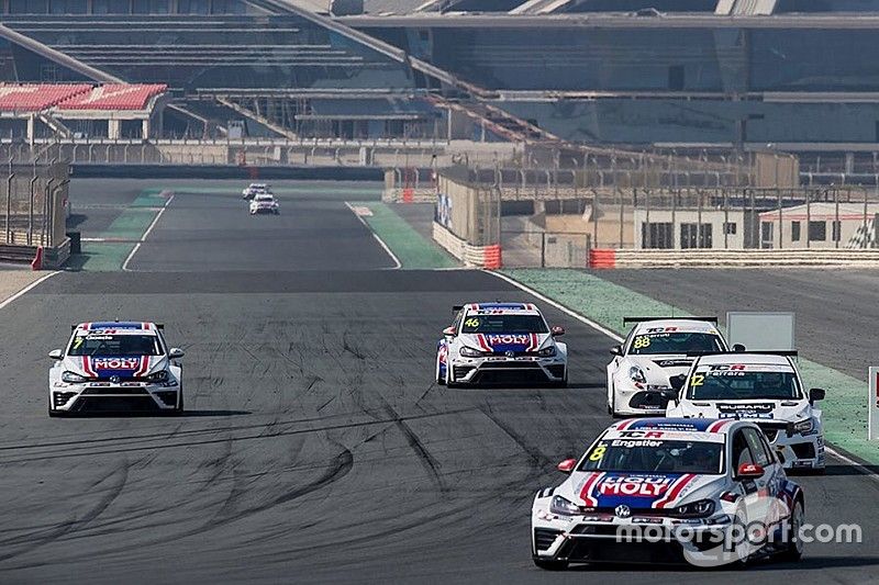 Middle East, Luca Engstler domina le prime libere a Dubai