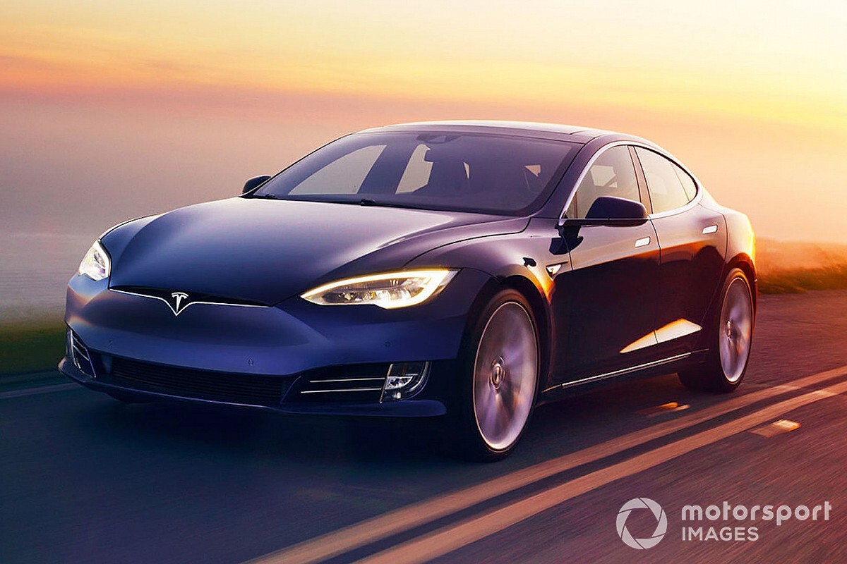 Драг-битва: Kia Stinger GT S проти Tesla Model S