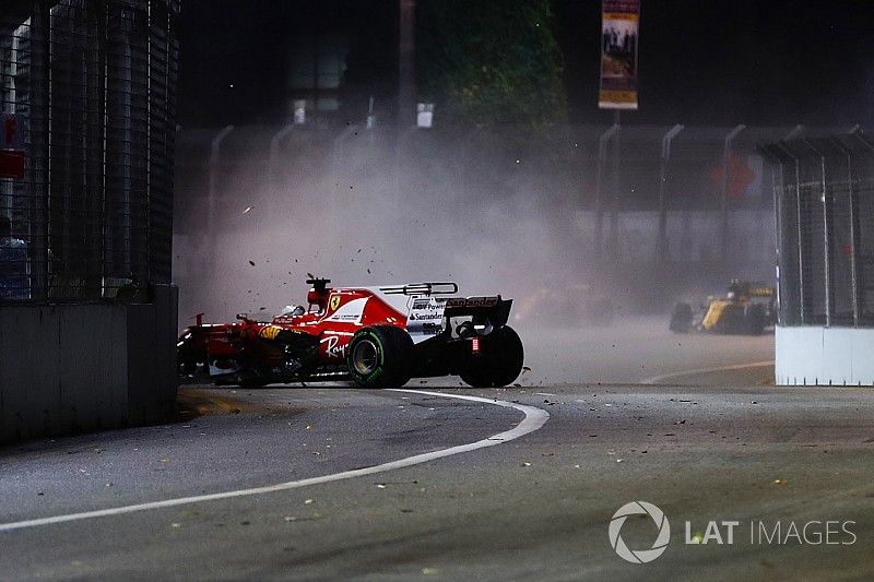 Sebastian Vettel, Ferrari SF70H choca con el muro