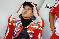 Heurté par la moto de Crutchlow, Lorenzo a cru s'être cassé la main