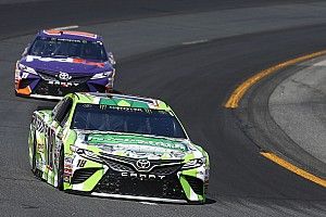 Kyle Busch domina la etapa 1 de la Brickyard 400