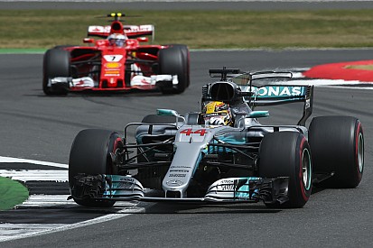 Вольф исключил возможность перехода Хэмилтона в Ferrari