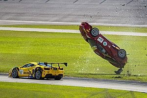 GALERIA: Ferrari capota em acidente em corrida nos EUA