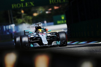 Hamilton „tönkretenné” a bajnokságot: 7 futamot nyerne a hátralévő hétből