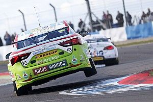 BTCC: Moffat ve Ingram'ın zaferleri, Shedden olayının gölgesinde kaldı