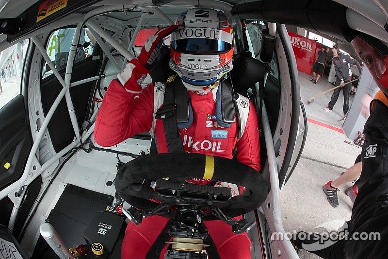 Oriola is a WTCR-ben folytatja, ahol Filippi csapattársa lesz