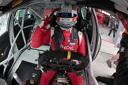 Oriola is a WTCR-ben folytatja, ahol Filippi csapattársa lesz