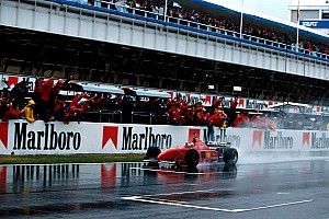 Kijktip van de dag: Machtige Schumacher in zeiknat Spanje