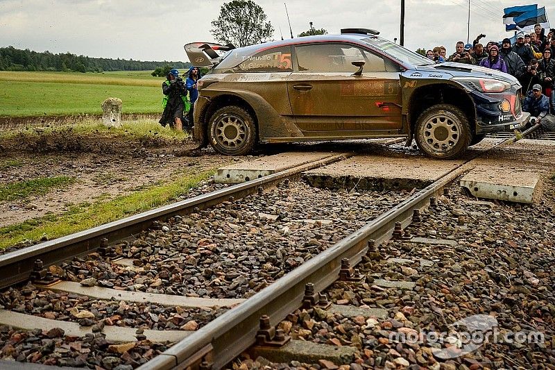 Polonia, PS22: Neuville continua a tirare come un... treno!