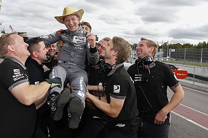Robert Dahlgren si laurea Campione del TCR Scandinavia a Mantorp Park