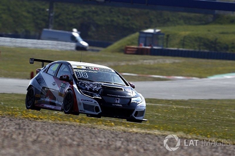 Oestreich si impone in una Gara 1 tiratissima ad Oschersleben