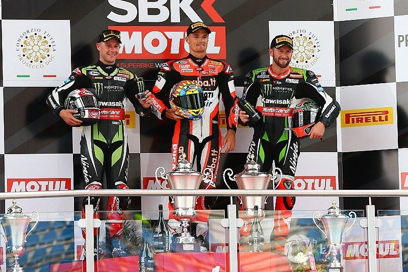 Podium: race winner Chaz Davies, Ducati Team, second place Jonathan Rea, Kawasaki Racing, third place Tom Sykes, Kawasaki Racing