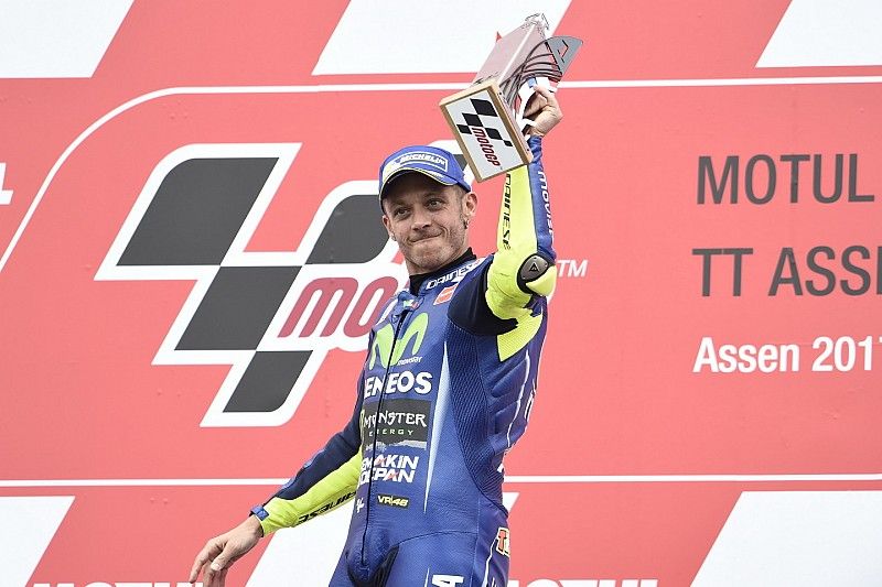 Podio: il vincitore della gara Valentino Rossi, Yamaha Factory Racing