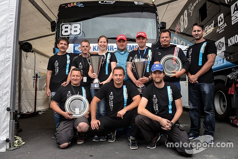 OXXO Energy Truck Race Team: Ez a Ti trófeátok!