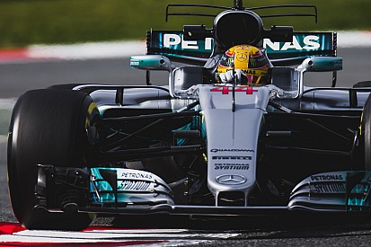 Des bleus pour Hamilton, une simulation de course pour Bottas