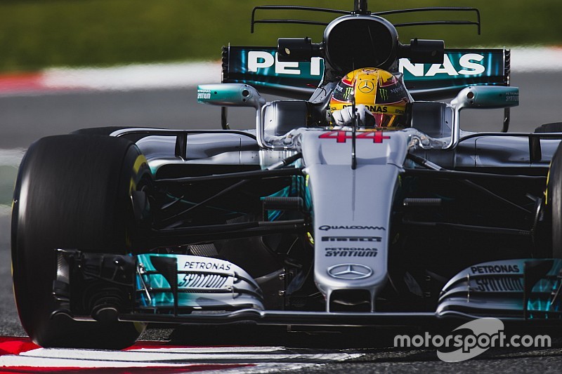 Des bleus pour Hamilton, une simulation de course pour Bottas