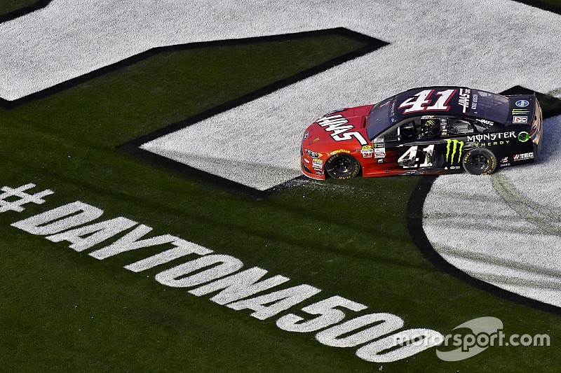 Aufholjagd nach Crash: Kurt Busch gewinnt erstmals das Daytona 500