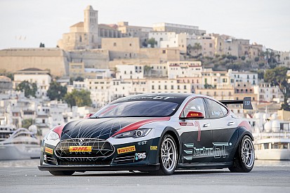 Tesla-kampioenschap zoekt hoofdsponsor, start uitgesteld