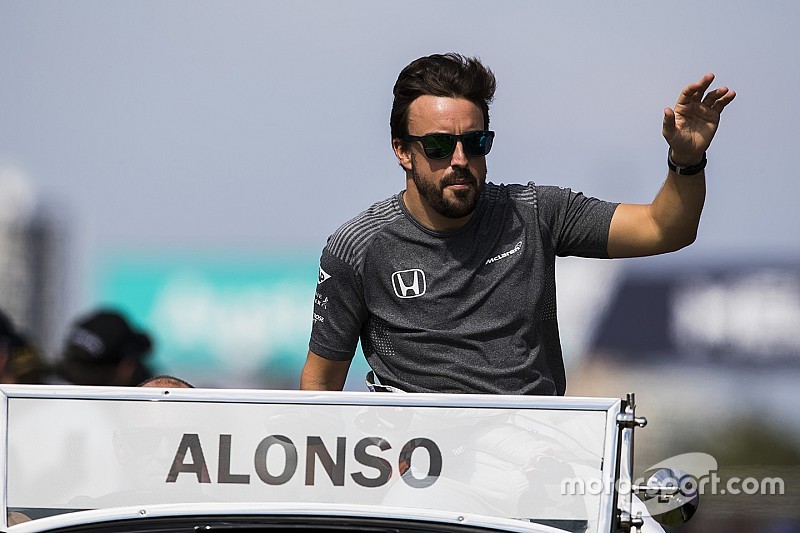 【F1】ウェーバー「アロンソはシーズン途中でチームを離れるかも……」