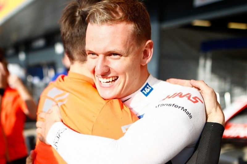 Endlich Punkte: Riesenjubel um Mick Schumacher!