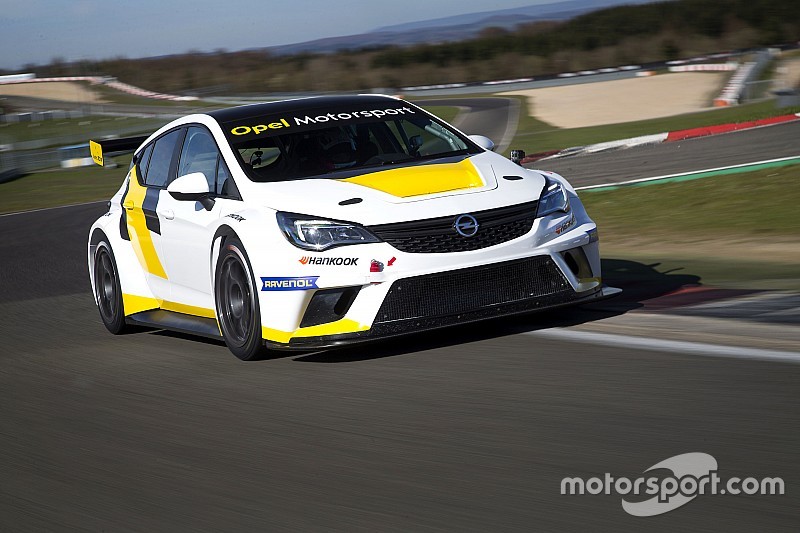 Verspätete Premiere: Neuer Opel vor erstem Einsatz in der TCR Deutschland