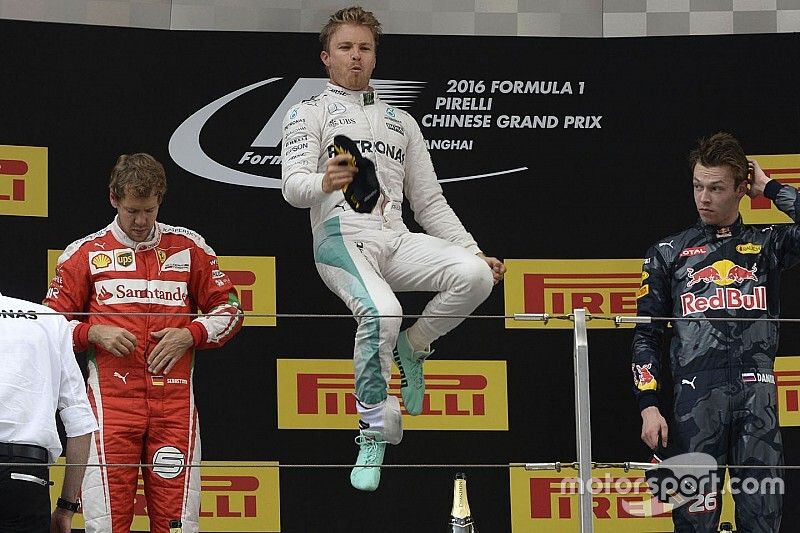 SZAVAZÁS: Rosberg kétszeres világbajnok lehetett volna Hamilton mellett?