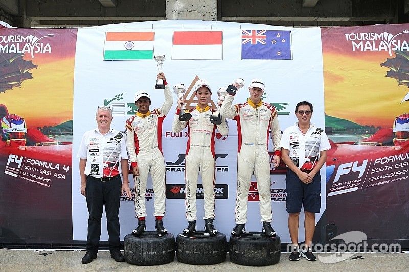 F4 SEA Clark: Presley kuasai Race 4, Keanon finis P6