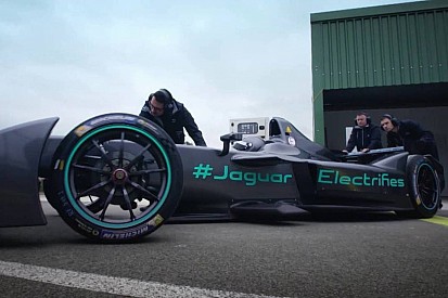 Video, ecco la Jaguar I-Type 1 per la F.E in movimento!