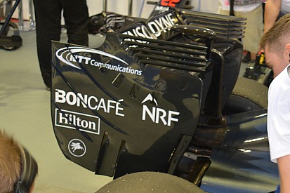 McLaren: le paratie dell'ala posteriore hanno i soffiaggi aperti