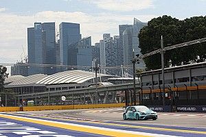 Vernay vola con la Golf nelle Libere di Singapore