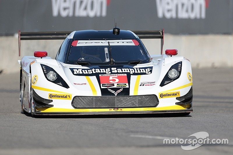 Fittipaldi edges Goossens for Detroit pole