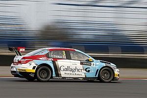Argentina WTCC: Chilton takes season's first win in Race 1